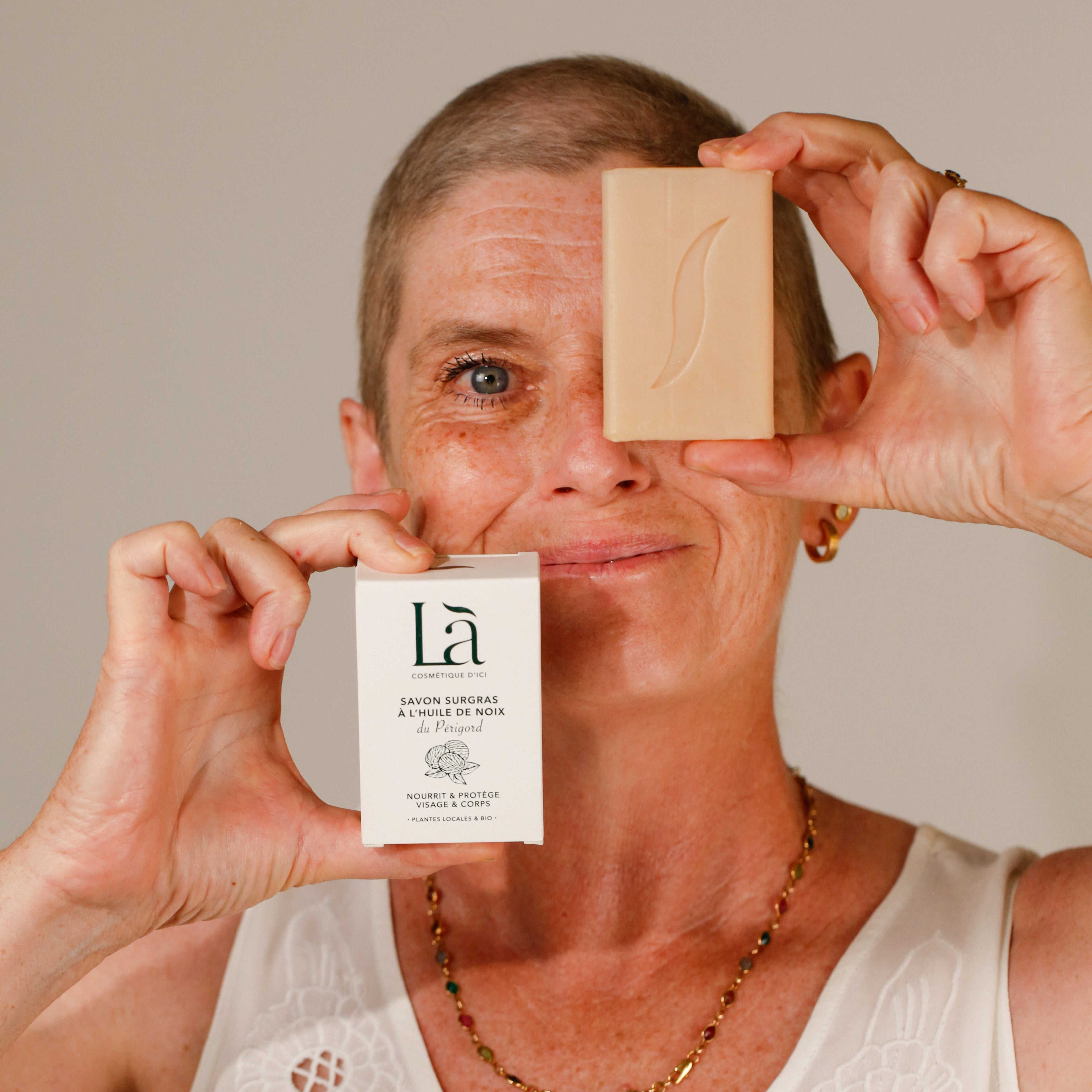 Savon surgras à l'huile de noix - Là cosmétique d'ici